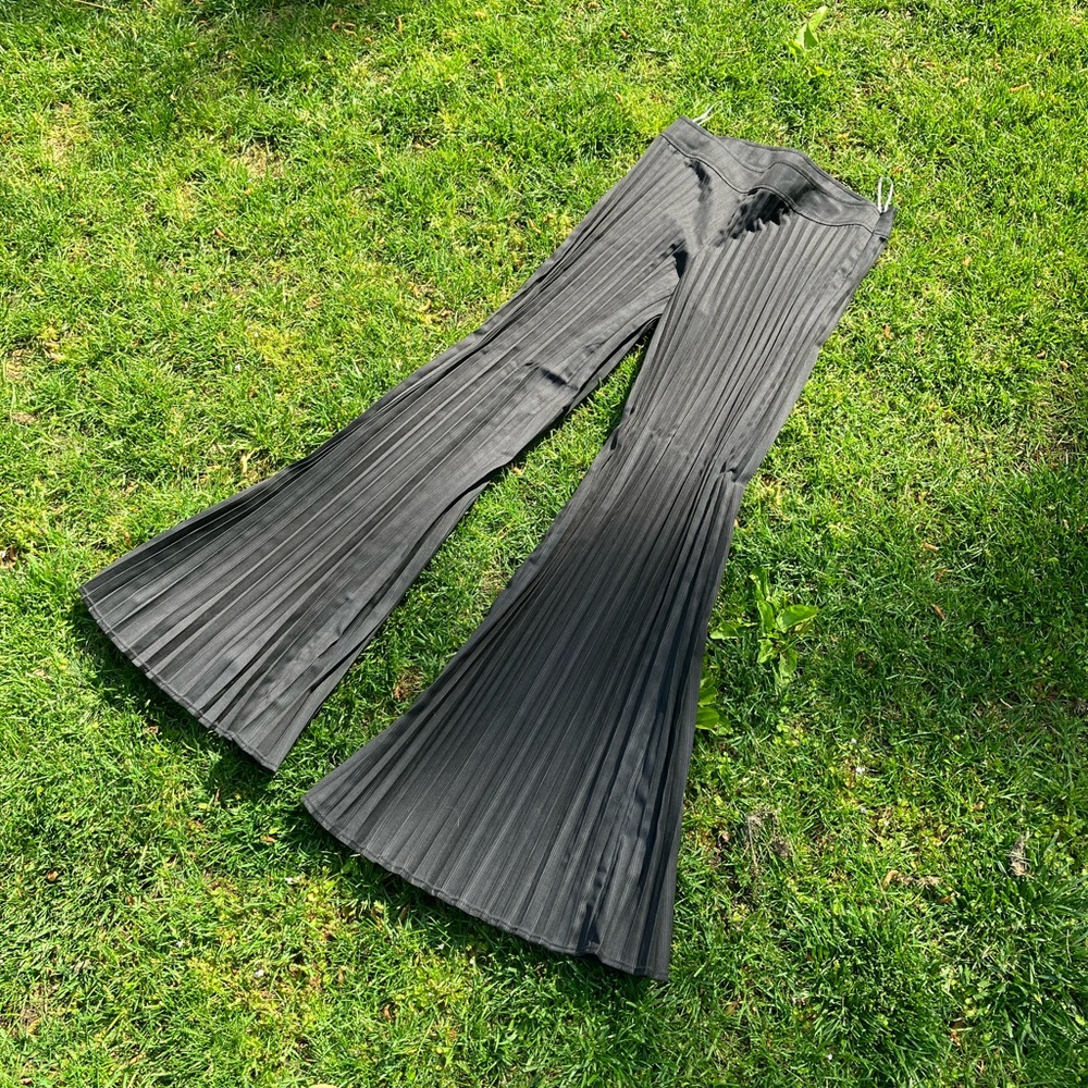 Y & Kei Mega Pleat Pants